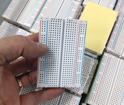 Solderless breadboard, 400 tie points